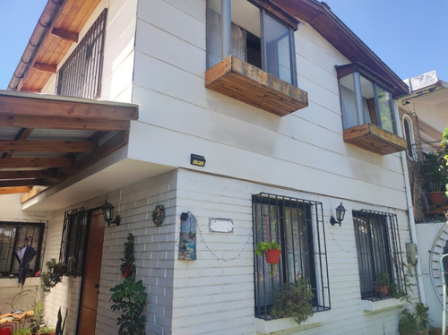 Maipú, Vende Casa De 2 Pisos, 5 Dorm, 2 Baños, 1 Estc.-