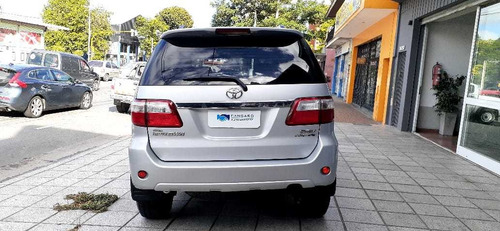 Toyota Sw4 3.0 I Srv At C/cuero 4x4 (2009) 2010