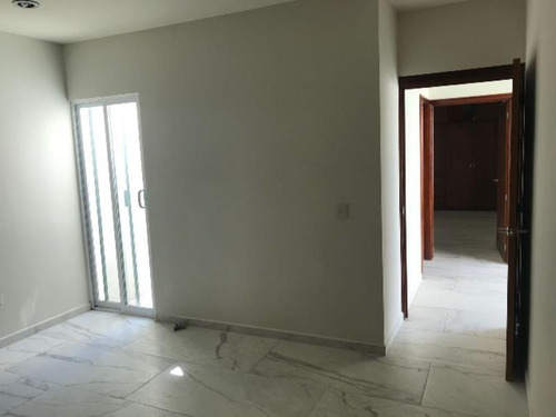 Imagen 5 de 12 de Casa Sola En Venta Fracc. Residencial Caletto