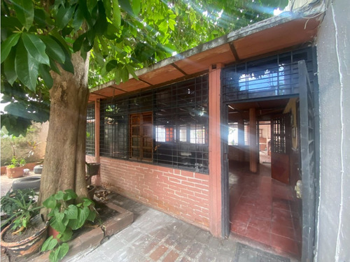 Casa En Venta Trigal Centro De 2 Niveles Calle Cerrada Cb-8062501