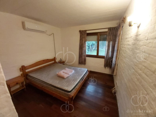 Imagen 11 de 17 de Casa De 5 Dormitorios Y Piscina En Altos Del Pinar. Venta Y Venta Anual