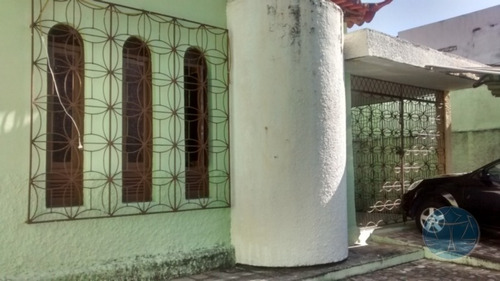 Imagem 2 de 13 de (9022) Casa Em Lagoa Nova, 4/4 - V-9022
