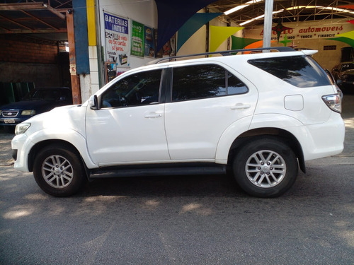 Toyota Hilux SW4 3.0 Srv 7l 4x4 Aut. 5p