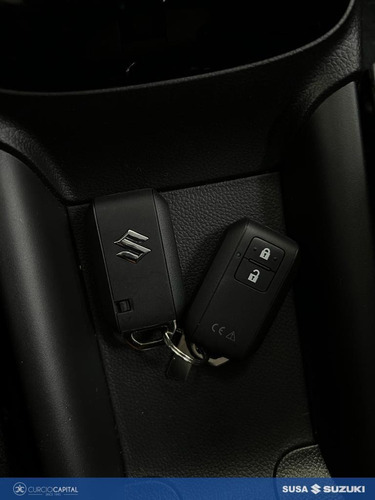 Imagen 23 de 25 de Suzuki Swift Sport 2023 Amarillo 0km
