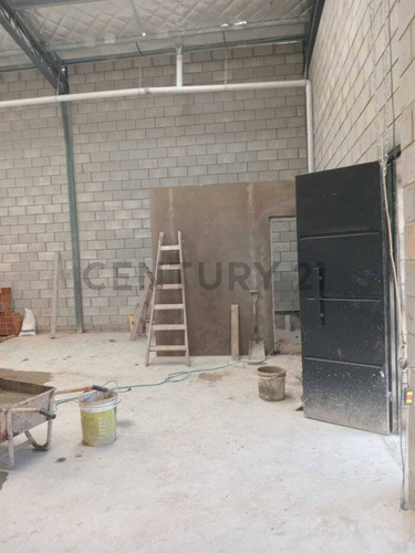 Galpón De 400 Metros Cuadrados En Alquiler En El Centro De Canning