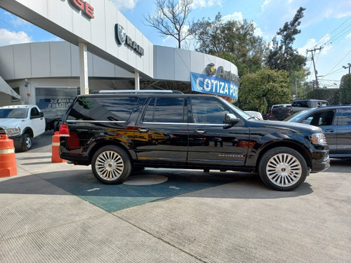 Imagen 4 de 15 de Lincoln Navigator Reserve 2016