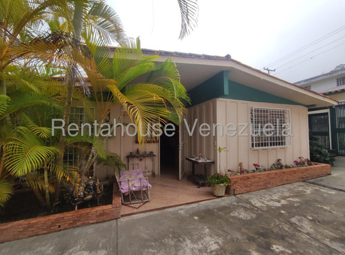 Bellísima Y Acogedora Casa En Venta Colinas De Carrizal, Altos Mirandinos 25-12196 Edf