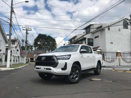 Toyota Hilux 2.4 Diésel 4X4