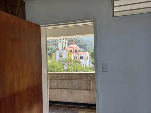 Apartamento En Macuto | 46m2. Ref.25m Negociable | Ave. La Playa | Vende Propietrario