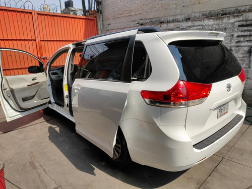 Toyota Sienna Xle At