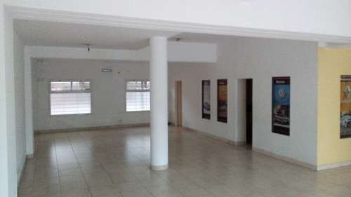 Imagen 2 de 8 de Locales A La Calle - Venta