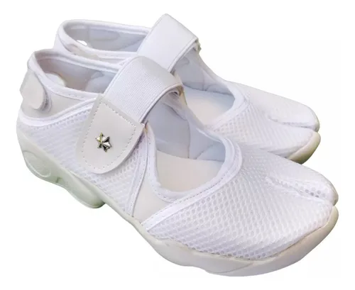 Zapatillas dedo partido mujer sale