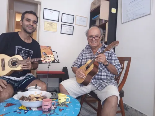 Clases De Guitarra, Cavaquinho Y Producción De Tu Música