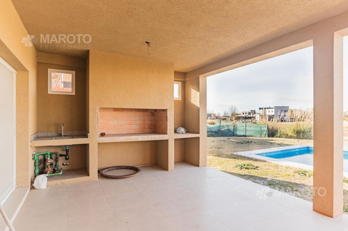 Imagen 9 de 30 de Casa En Venta En El Canton - Maroto Propiedades
