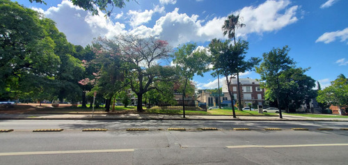 Alquiler De Cochera En Bella Vista Frente A La Plazoleta Joaquín Suarez