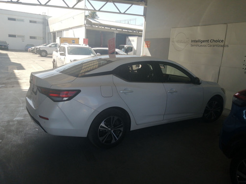 Nissan Sentra 2.0 Advance Mt