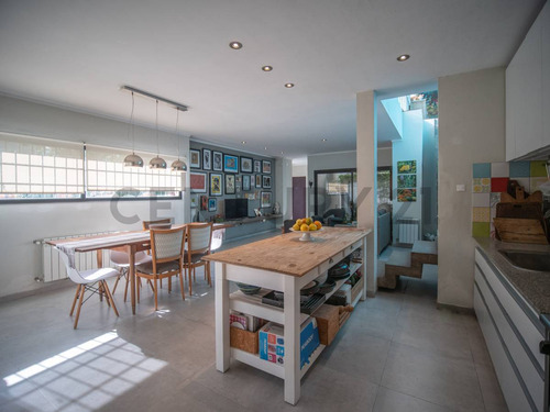 Casa En Venta La Plata