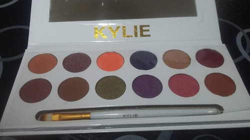 Paleta De Sombras Kylie Peach Palette.