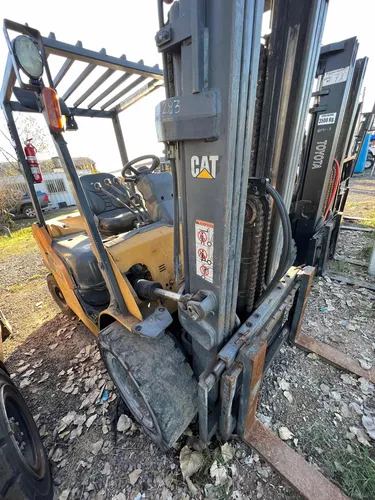 Autoelevador Cat Dp30nm 3000kg Diesel Torre Triple C/desp