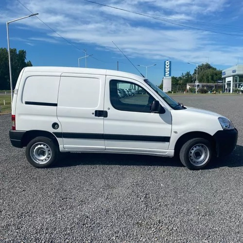 [blois] Peugeot - Partner Confort Hdi Furgon Mt 1.6 Hdi 2024