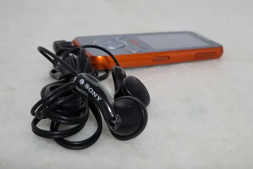 Reprodutor De Áudio E Video 8 Gigas Walkman Sony Nwz-s638f