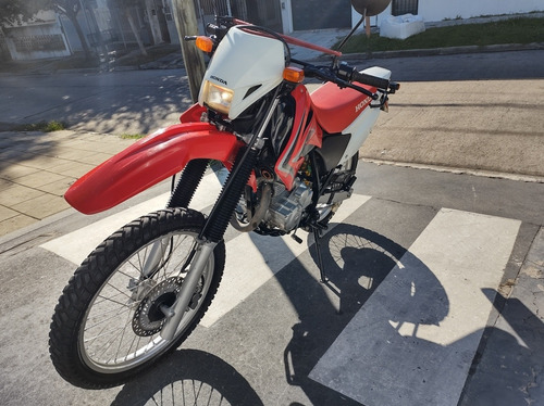 Imagen 5 de 10 de Honda Tornado 250