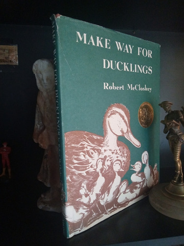 Make Way For Ducklings - Cuento Infantil - Mccloskey