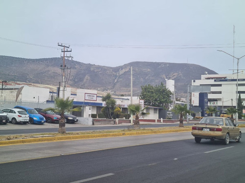 Local Comercial Frente A La Nissan Sobre Felipe Ángeles