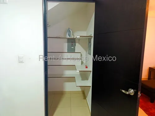 Casa Amueblada Con Área De Tv, 2 Recámaras, Estudio Zákia, Renta