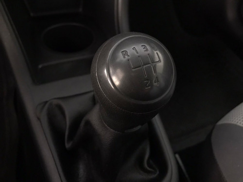 Imagem 2 de 8 de Volkswagen Up 1.0 Take 2015