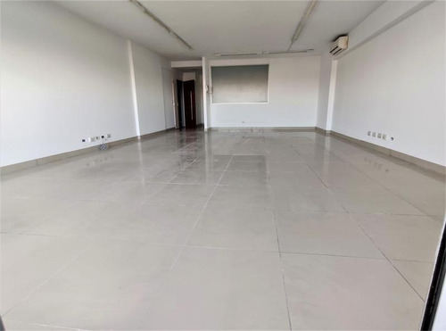Imagen 25 de 27 de Alquiler Oficina Av Libertador 6900 Al Rio Cochera Optativa - Vig 24hs Pileta Impecable