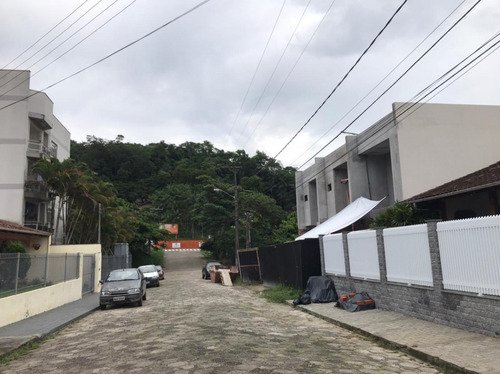 Belíssimo Sobrado Com 03 Suites, Sendo Uma Com Sacada, Livre De Enchente Em Loteamento Na Escola Agrícola. - 35711268v