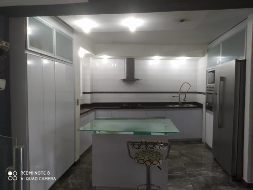 Imagen 5 de 12 de Se Vende Townhouse Loma Magica Carrizal. Of