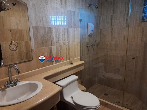 Se Vende Apartamento Vista Al Mar En Tucacas, Edificio Puerto Varadero.