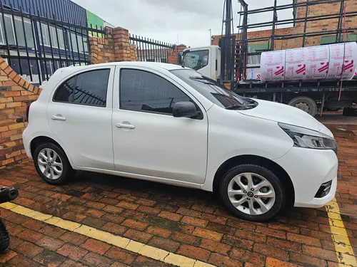 Nissan March 1.600 Sense (FL) 2 MT