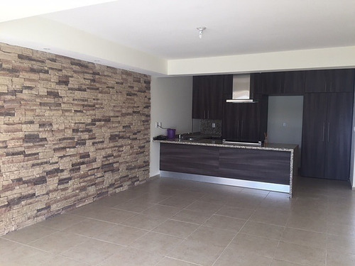 Casa A La Venta En Condominio Monte Everest, Juriquilla, Queretaro, Trato Directo, Precio Negociable