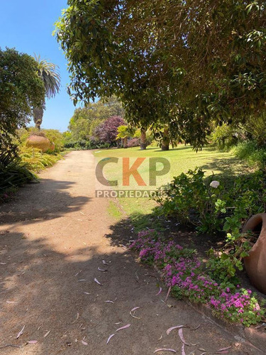 Gran Casa Con Parque Privado En Santo Domingo