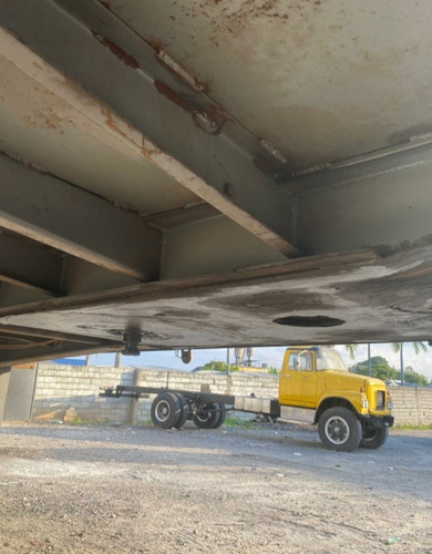 Imagem 7 de 8 de Baú De 28 Pallets Com 15 Mts Comprimento Com Pneus Randon