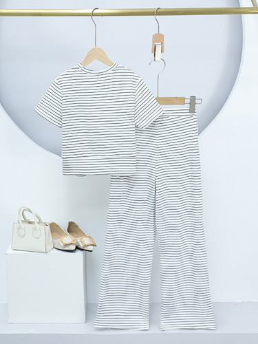 Conjunto De Camisetas Y Pantalones A Rayas De 2 Piezas Para