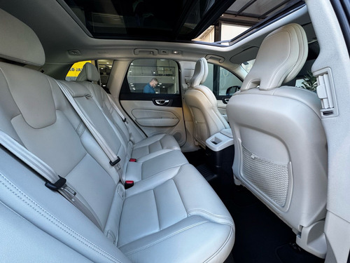 Volvo XC60 2.0 T8 Ultimate Recharge (Plug-In) 5P Hibrido