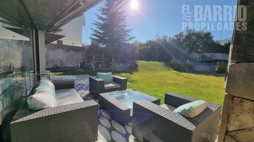 Casa En Venta De 3 Dorm. En Piedra Roja, Chicureo