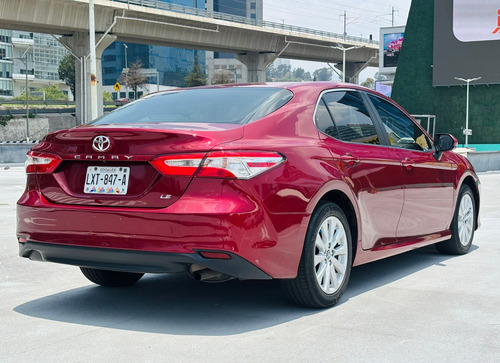 Toyota Camry 2.5 Le At