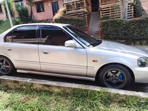 Honda Civic 1.6 Vti