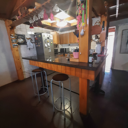 Casa Con Seis Piezas Y Estilo En Comuna De La Granja