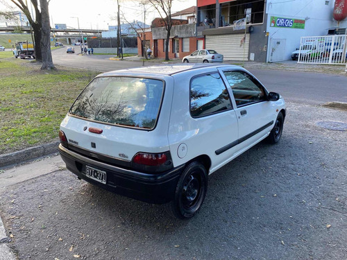 Imagen 3 de 14 de Renault Clio 1998 1.6 Rn