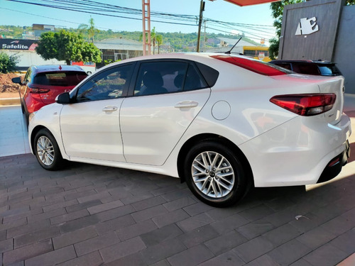 Imagen 5 de 14 de Kia Rio Xl 2018