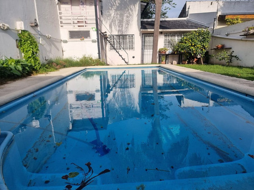 Venta Casa 5 Ambientes En Banfield Este