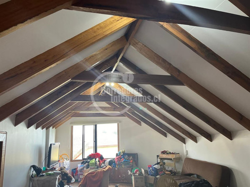 Casa En Venta De 4 Dorm. En Santo Domingo Oportunidad