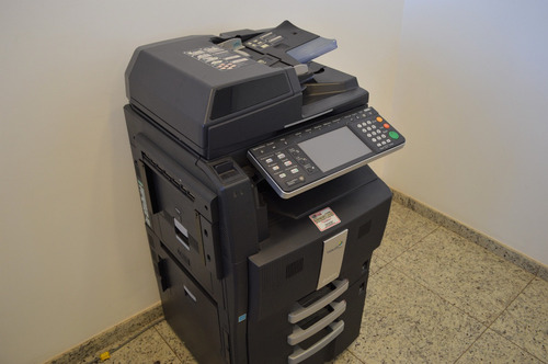 Multifuncional Kyocera 250ci Laser A3 Color No Estado