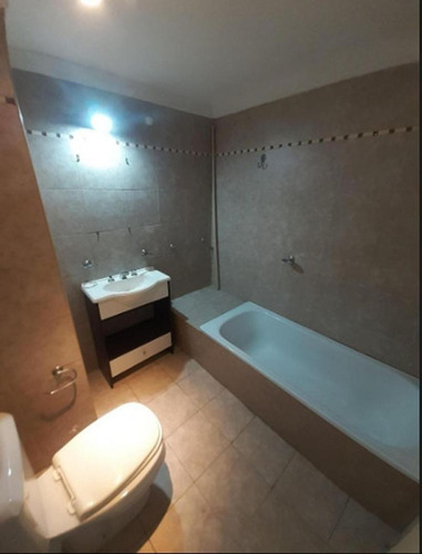 Imagen 5 de 7 de Departamento 2 Amb En Lanus Centrico